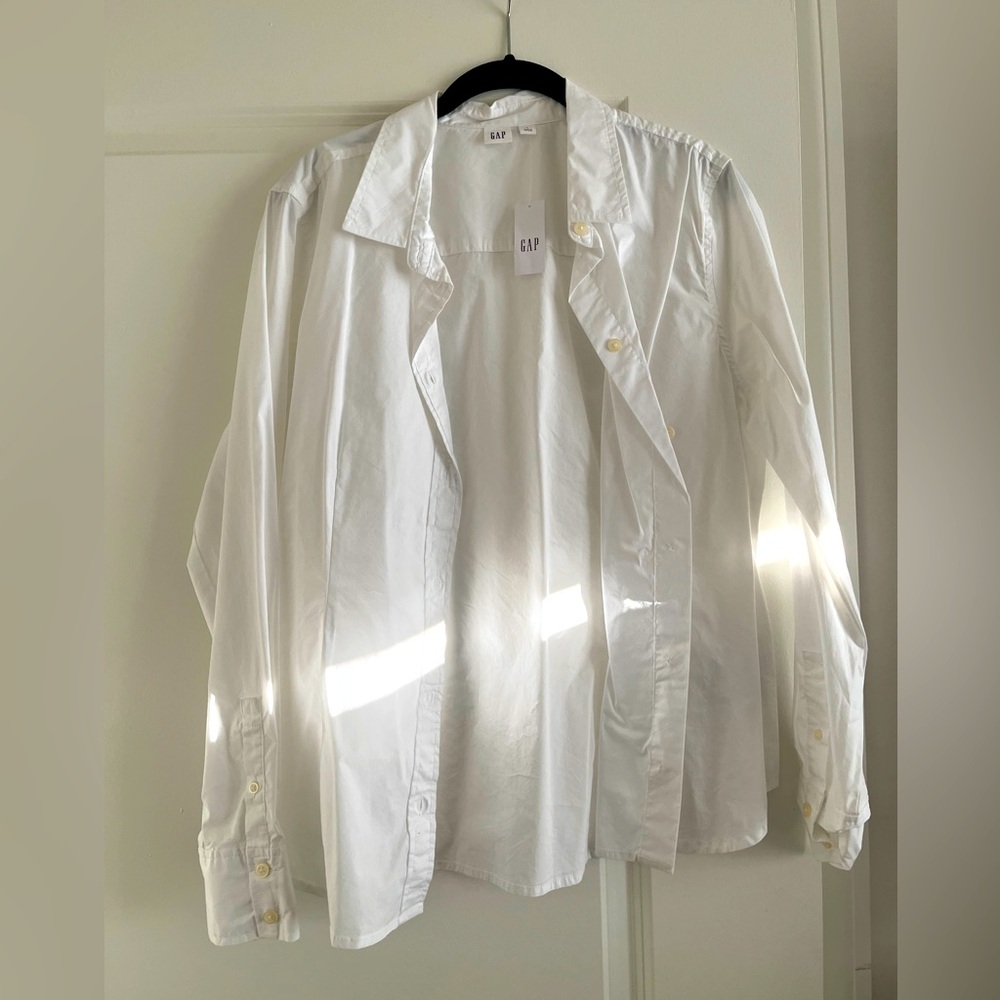 NWT GAP BUTTON DOWN